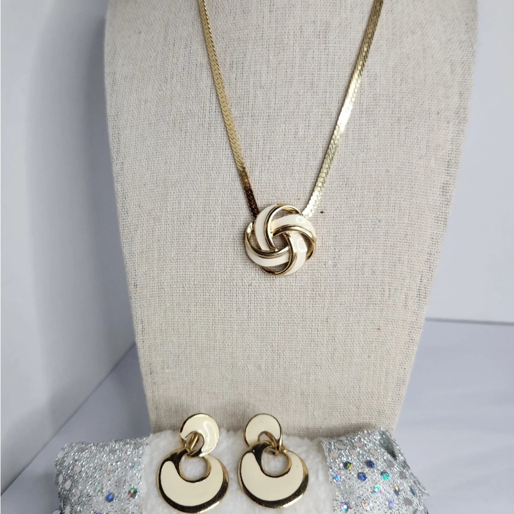 Vintage Trifari Ivory Enamel Knot Necklace & Clip Earrings Set Gold Tone Signed